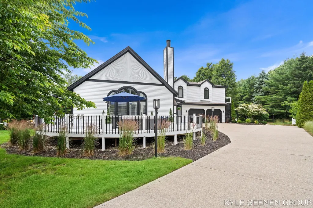 1729 Waukazoo Drive Park Township MI 49424
