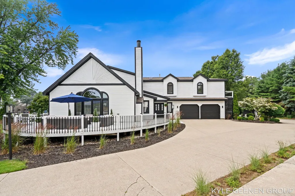 1729 Waukazoo Drive Park Township MI 49424