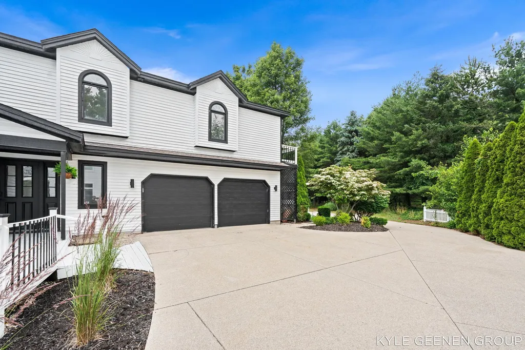 1729 Waukazoo Drive Park Township MI 49424