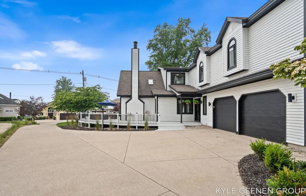 1729 Waukazoo Drive Park Township MI 49424