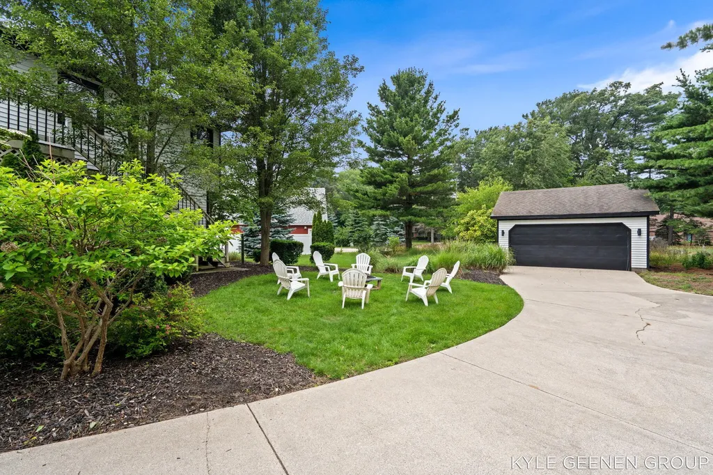 1729 Waukazoo Drive Park Township MI 49424