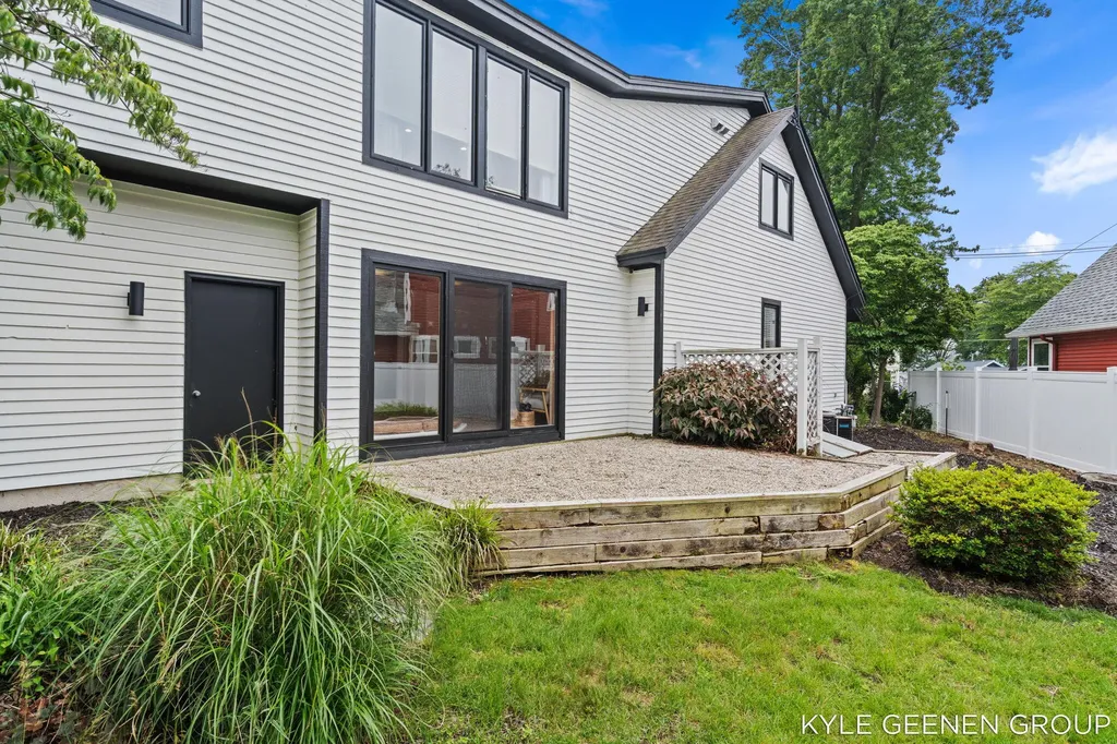 1729 Waukazoo Drive Park Township MI 49424