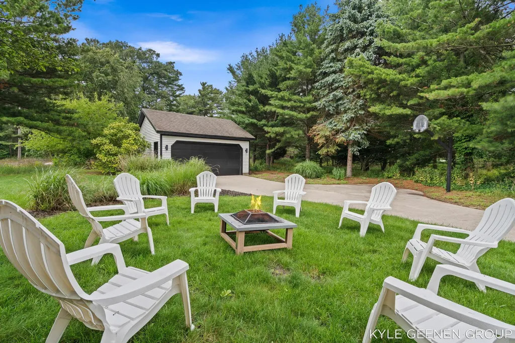 1729 Waukazoo Drive Park Township MI 49424