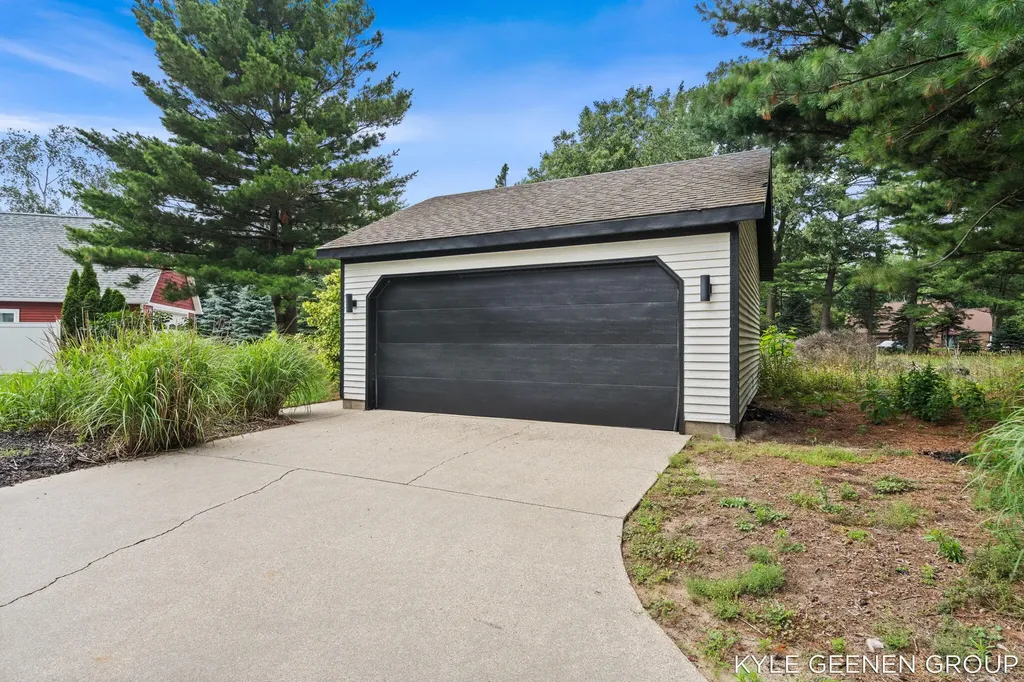 1729 Waukazoo Drive Park Township MI 49424