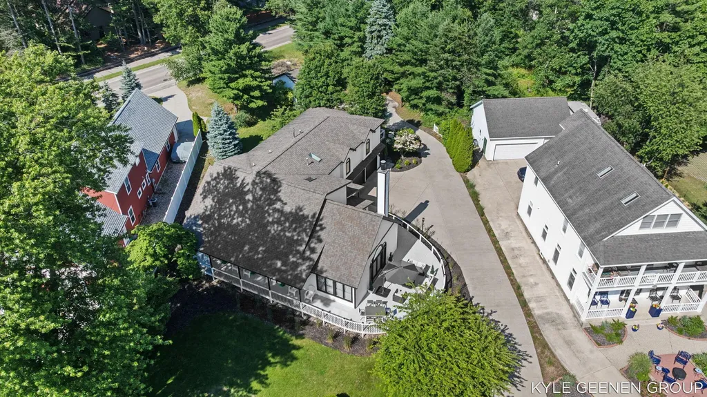 1729 Waukazoo Drive Park Township MI 49424