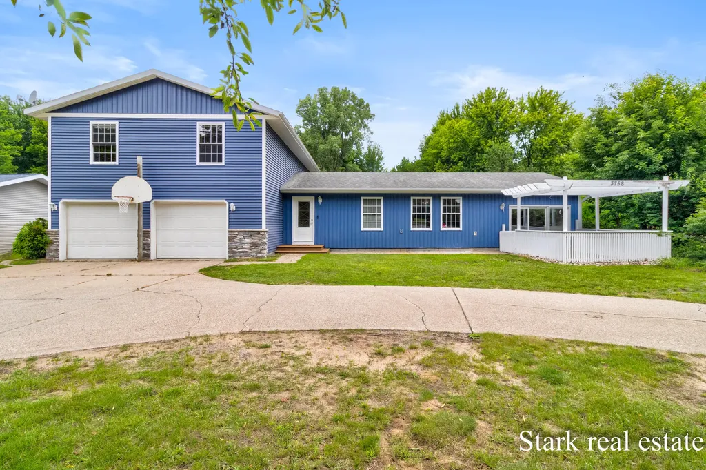 3758 E Sternberg Road Fruitport Charter Township MI 49415
