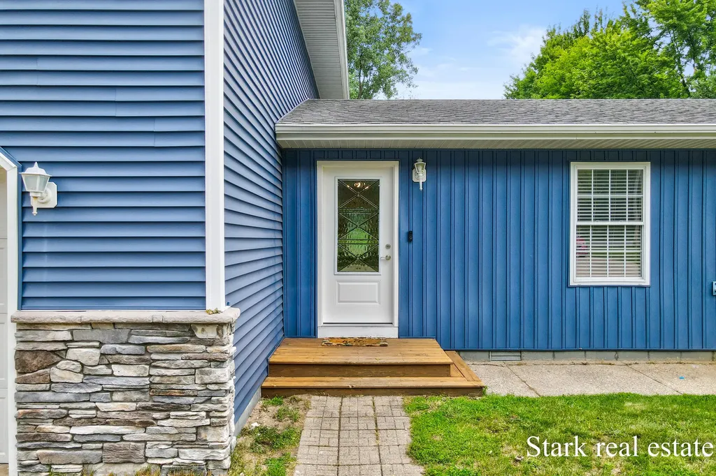 3758 E Sternberg Road Fruitport Charter Township MI 49415