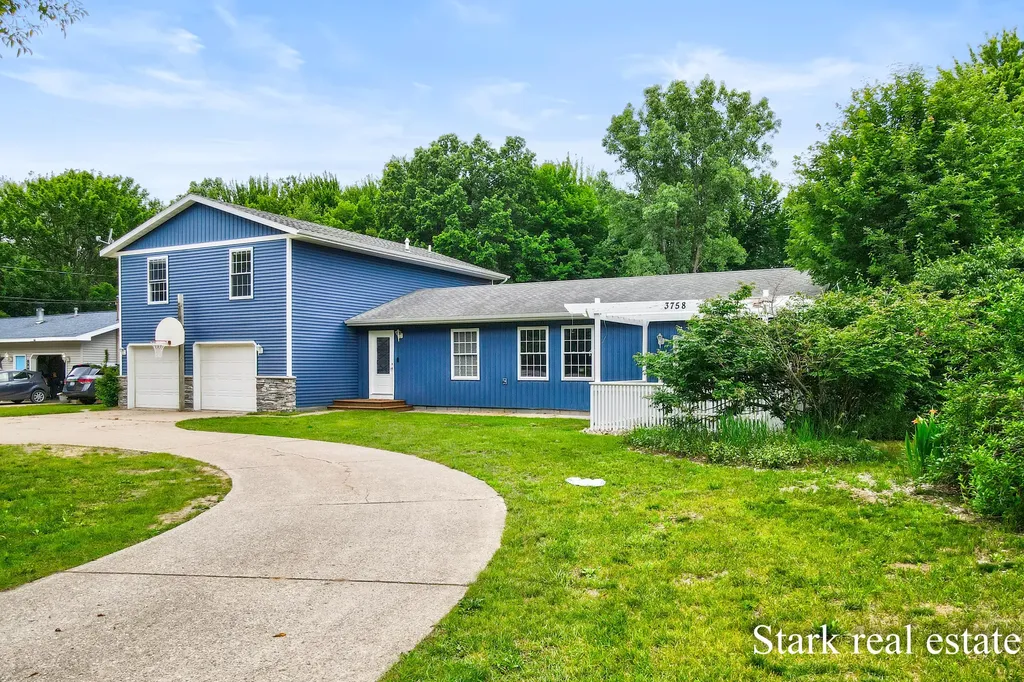 3758 E Sternberg Road Fruitport Charter Township MI 49415