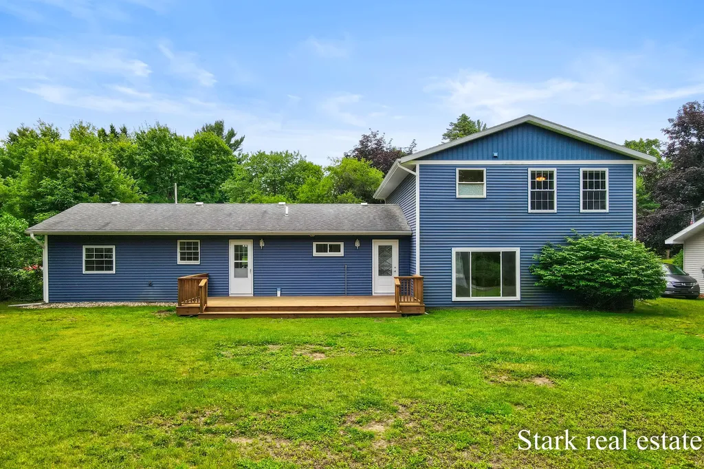 3758 E Sternberg Road Fruitport Charter Township MI 49415