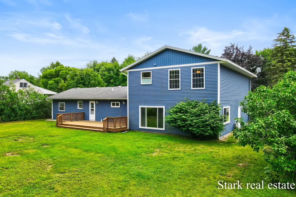 3758 E Sternberg Road Fruitport Charter Township MI 49415