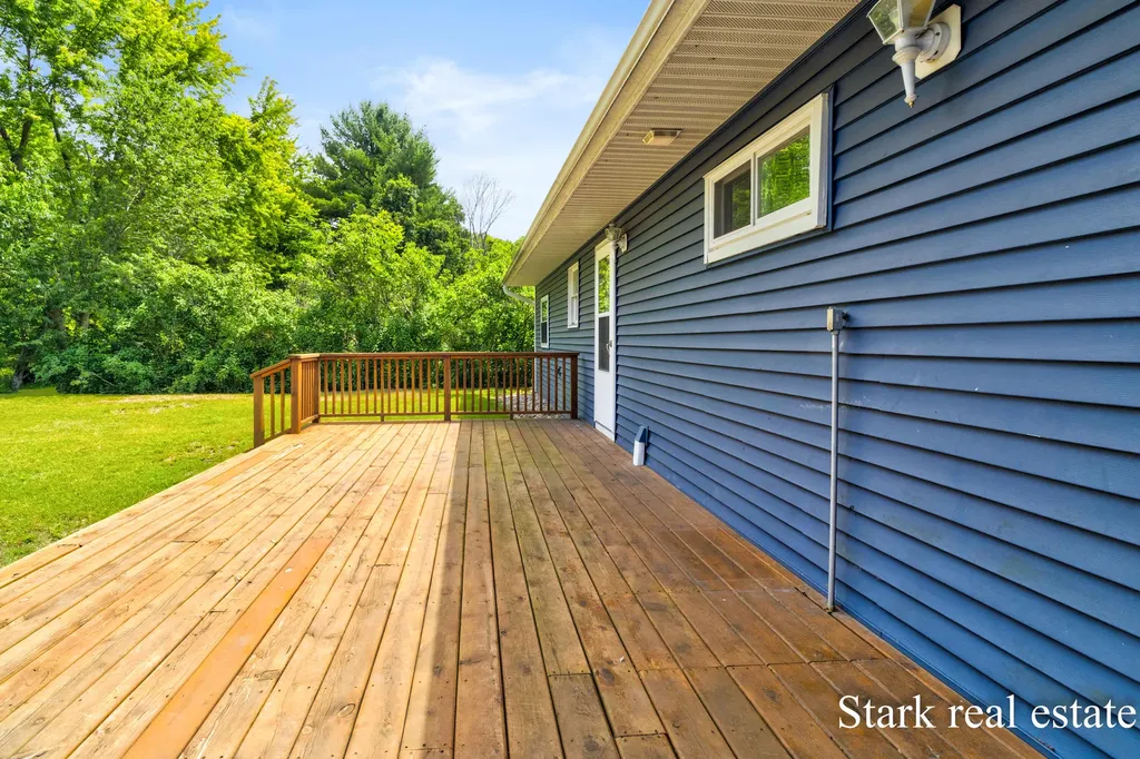 3758 E Sternberg Road Fruitport Charter Township MI 49415