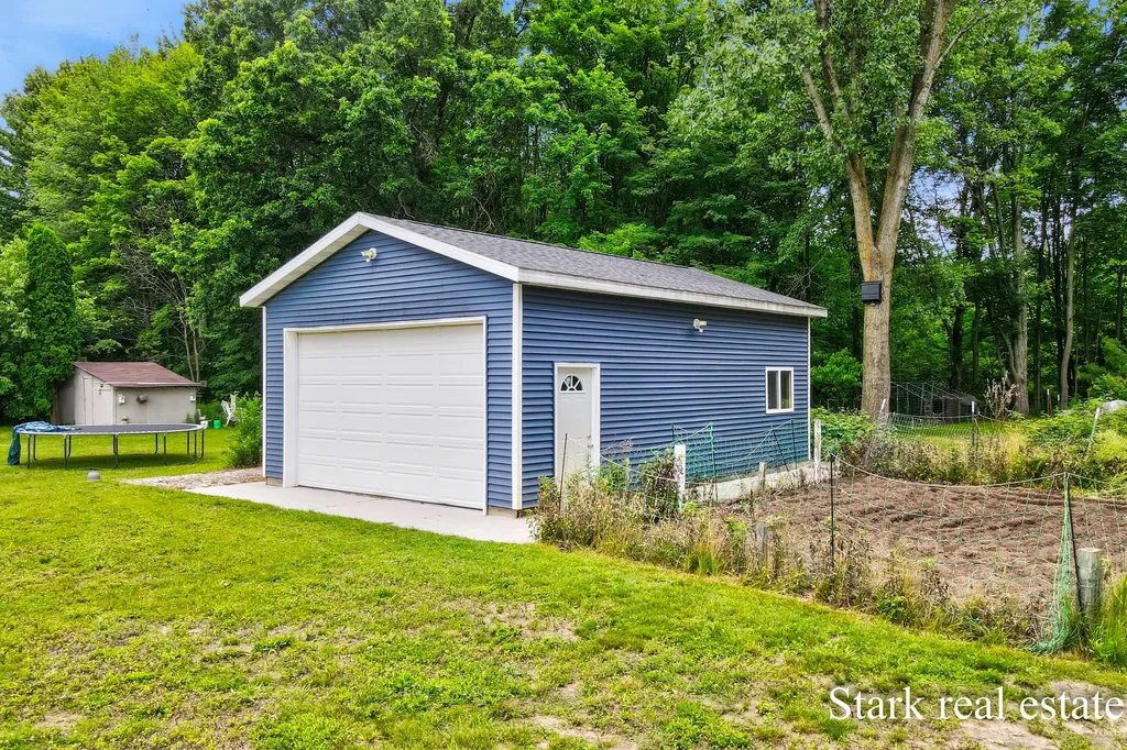3758 E Sternberg Road Fruitport Charter Township MI 49415