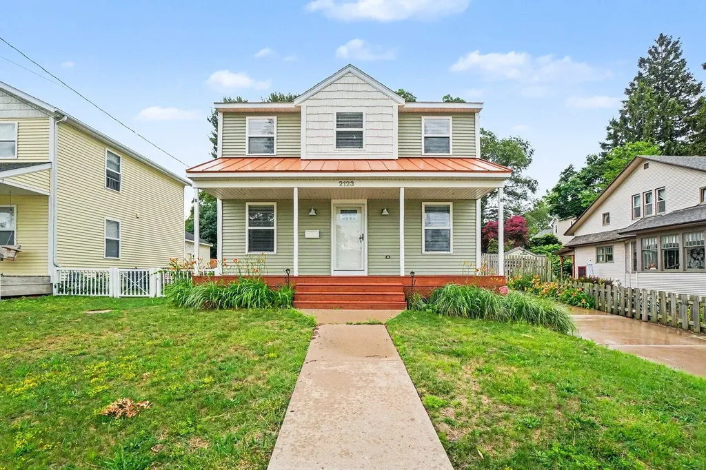 2123 Lakeshore Drive Muskegon City MI 49441