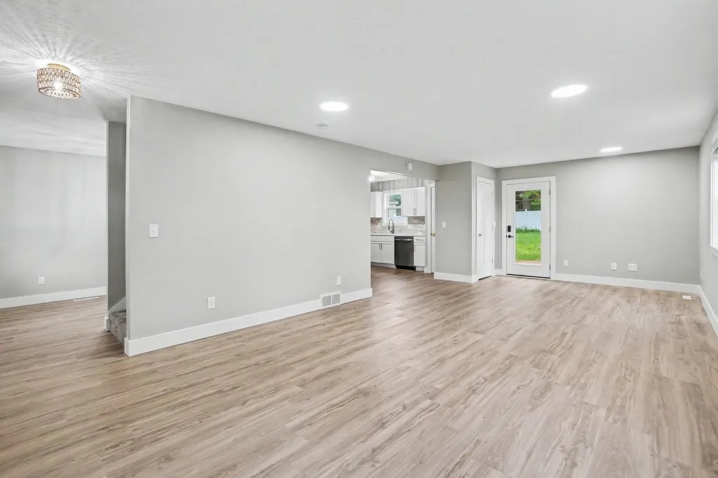 2123 Lakeshore Drive Muskegon City MI 49441