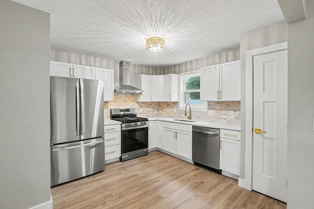 2123 Lakeshore Drive Muskegon City MI 49441