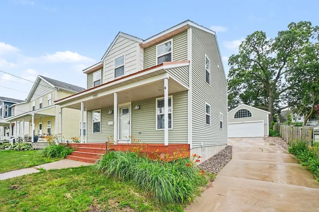 2123 Lakeshore Drive Muskegon City MI 49441