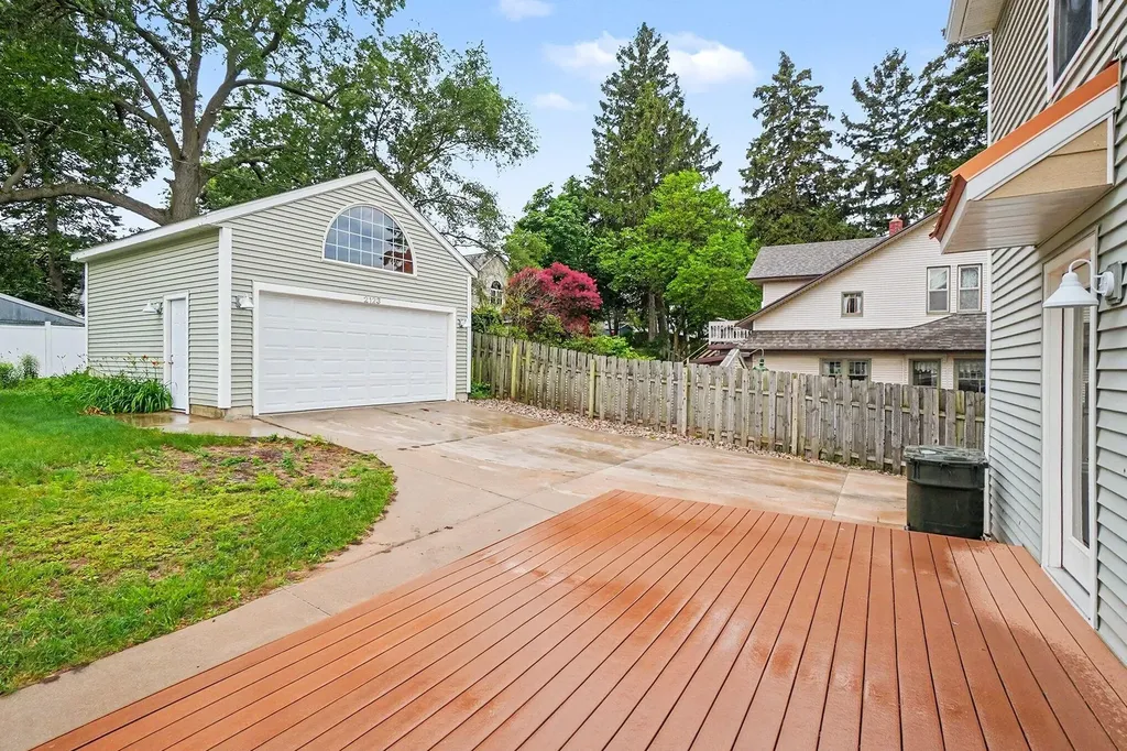 2123 Lakeshore Drive Muskegon City MI 49441