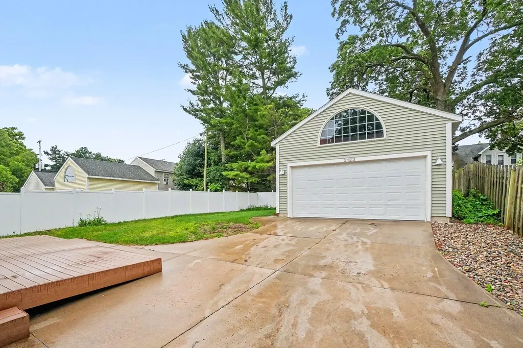 2123 Lakeshore Drive Muskegon City MI 49441
