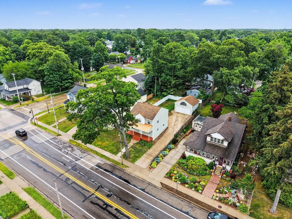 2123 Lakeshore Drive Muskegon City MI 49441