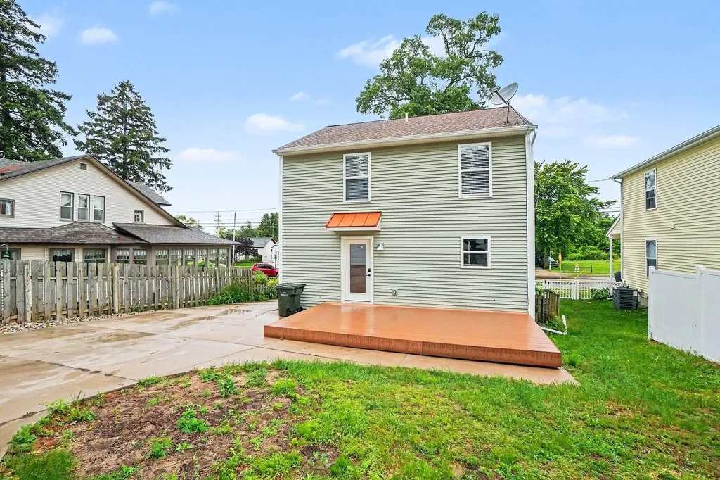 2123 Lakeshore Drive Muskegon City MI 49441