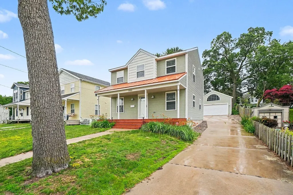2123 Lakeshore Drive Muskegon City MI 49441