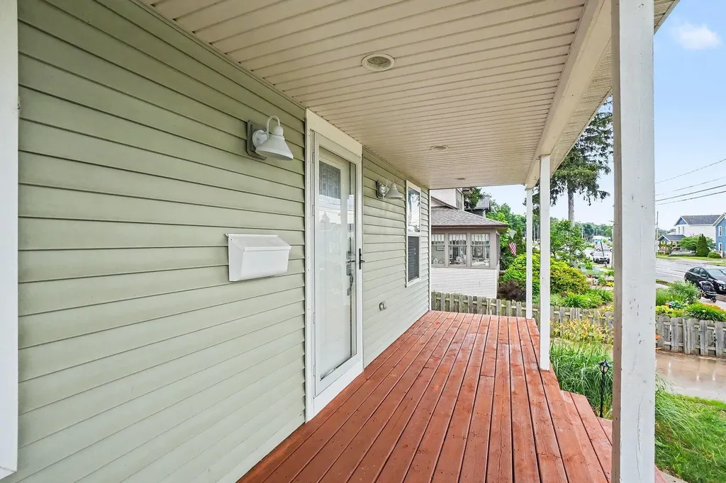 2123 Lakeshore Drive Muskegon City MI 49441