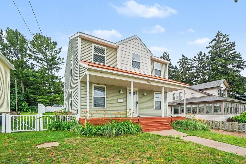 2123 Lakeshore Drive Muskegon City MI 49441