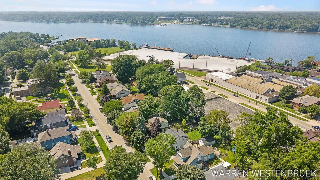199 W 9th Street Holland City MI 49423