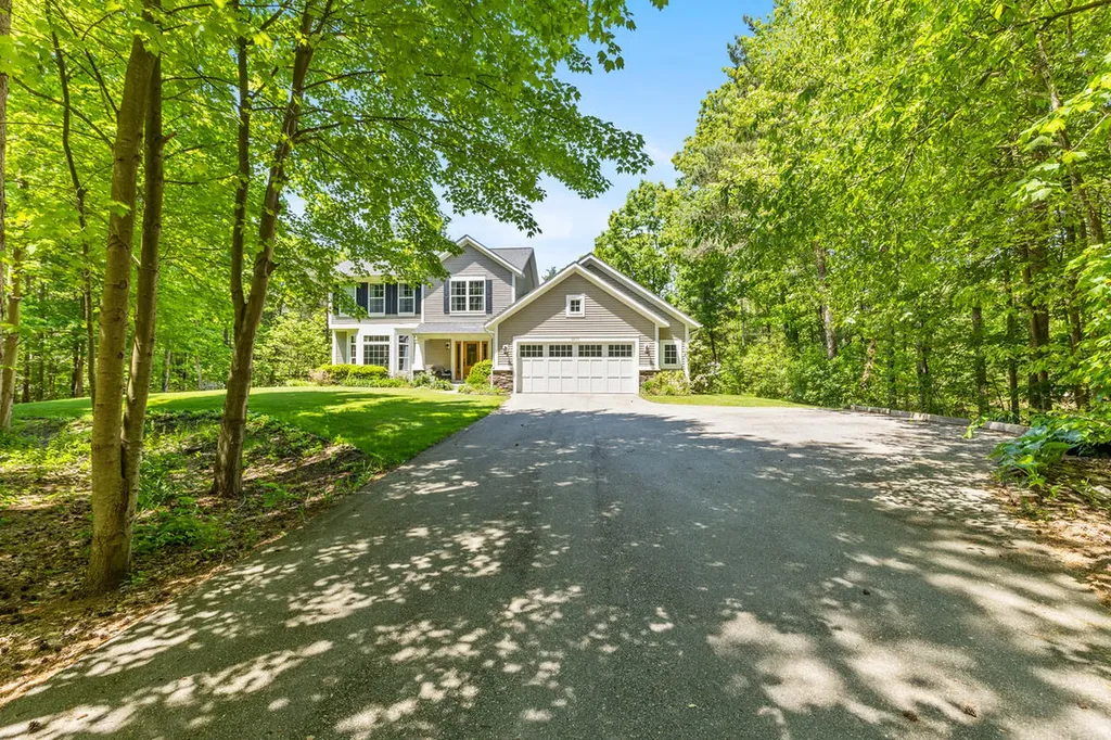 3977 Tall Grass E Court Park Township MI 49424