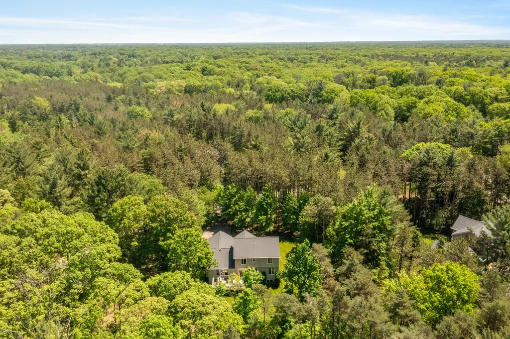3977 Tall Grass E Court Park Township MI 49424