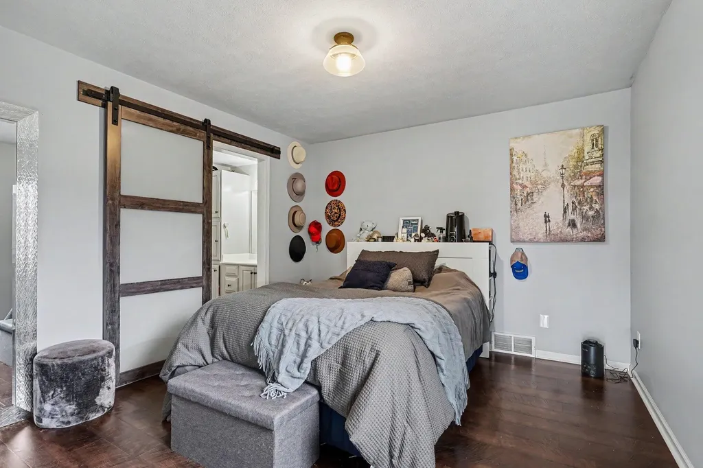1102 Central Avenue North Muskegon City MI 49445