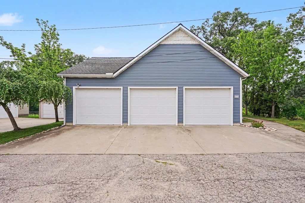 1102 Central Avenue North Muskegon City MI 49445