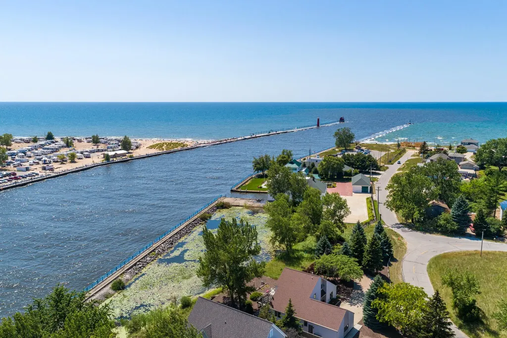 529 Miller Drive Grand Haven City MI 49417