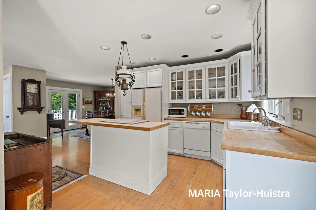 17778 N Shore Estates Road Spring Lake Township MI 49456