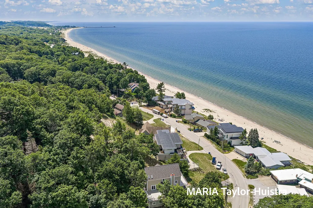 17778 N Shore Estates Road Spring Lake Township MI 49456