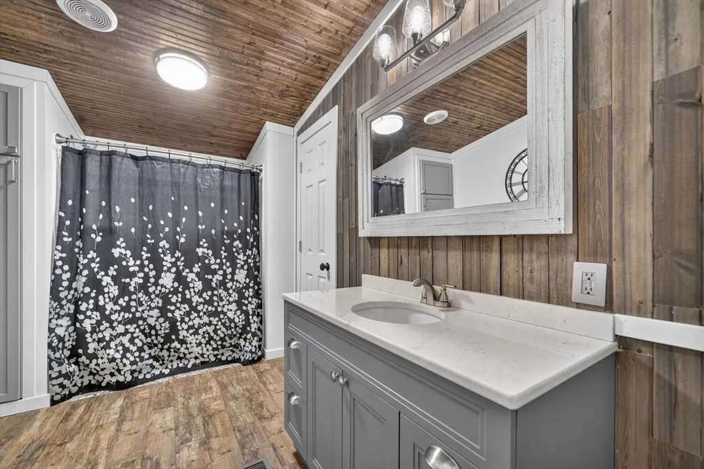 3663 S Lyons Road Portland Township MI 48851