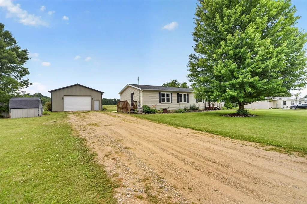 3663 S Lyons Road Portland Township MI 48851