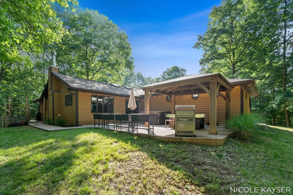 2847 63rd Street Saugatuck Township MI 49408