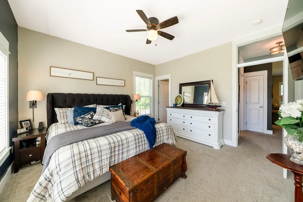 2198 Applegate Drive NW Walker City MI 49534