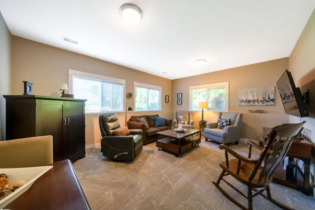 2198 Applegate Drive NW Walker City MI 49534