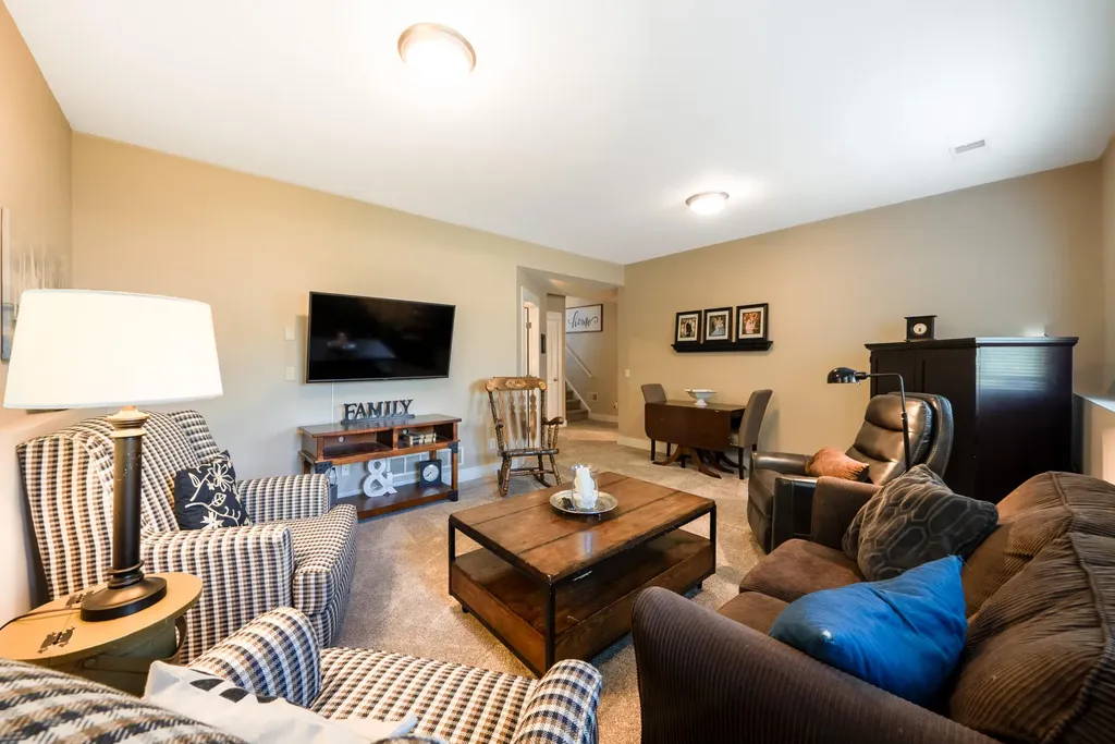 2198 Applegate Drive NW Walker City MI 49534