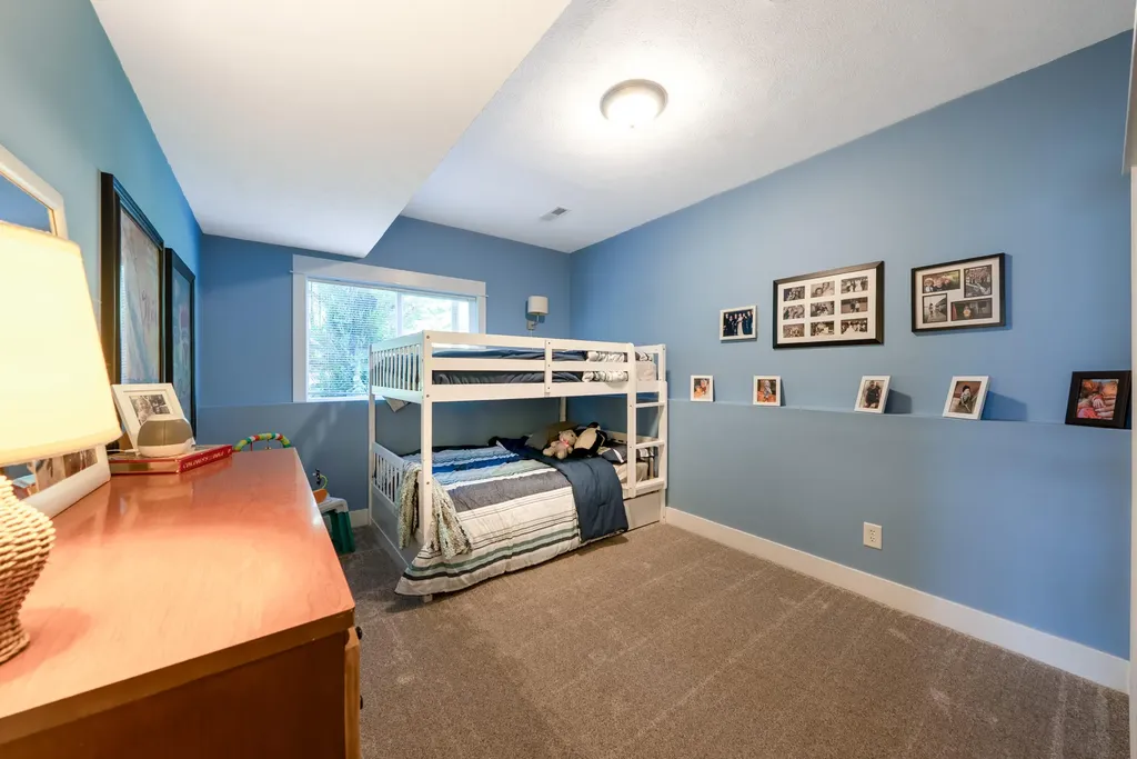 2198 Applegate Drive NW Walker City MI 49534