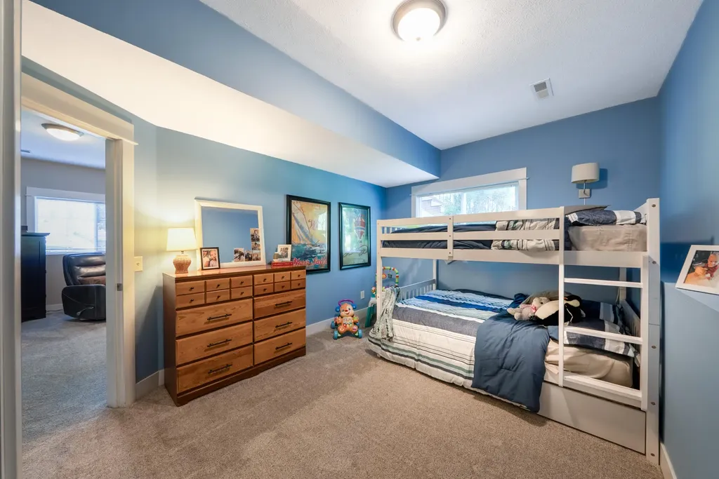 2198 Applegate Drive NW Walker City MI 49534