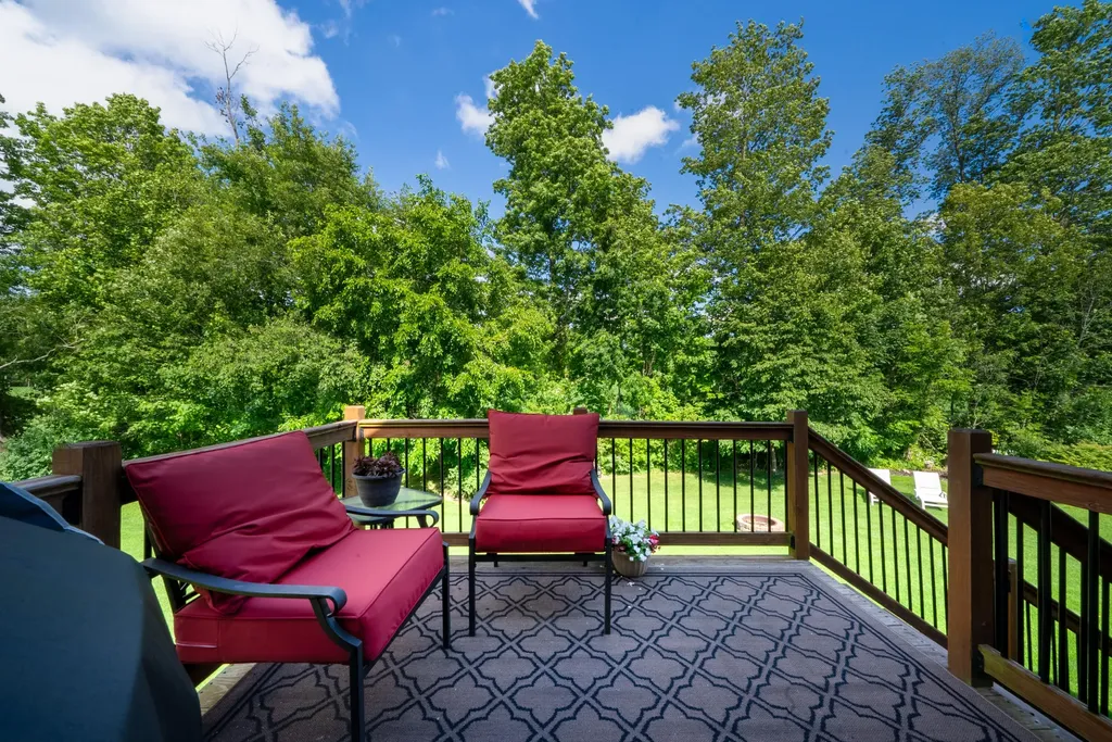 2198 Applegate Drive NW Walker City MI 49534