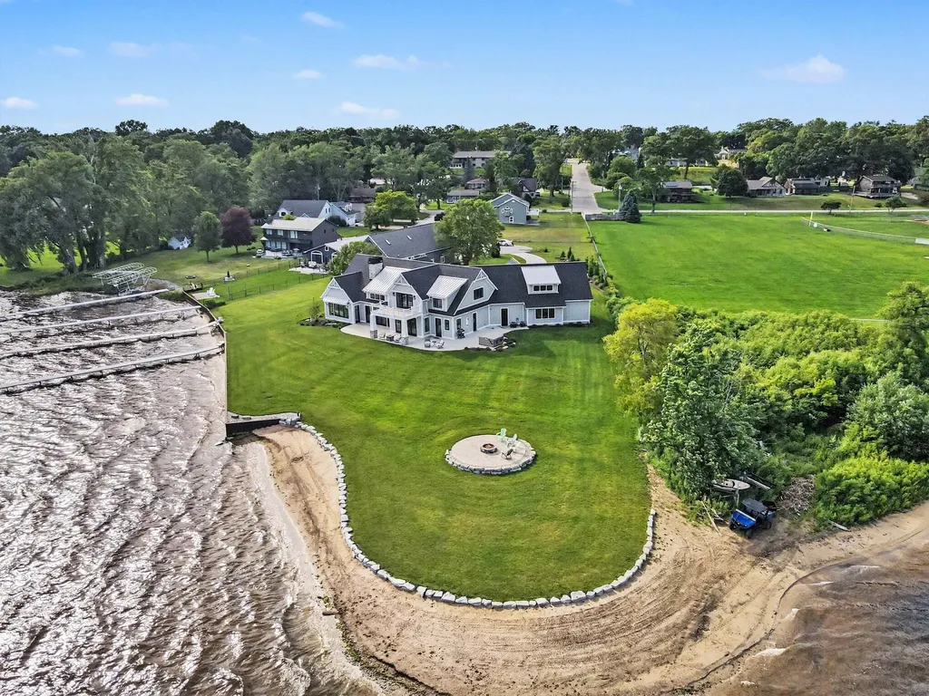1019 Moorings Court North Muskegon City MI 49445