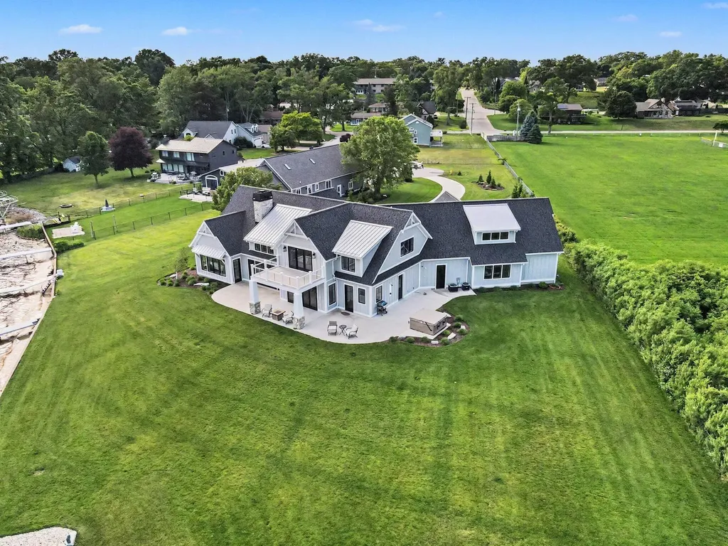 1019 Moorings Court North Muskegon City MI 49445