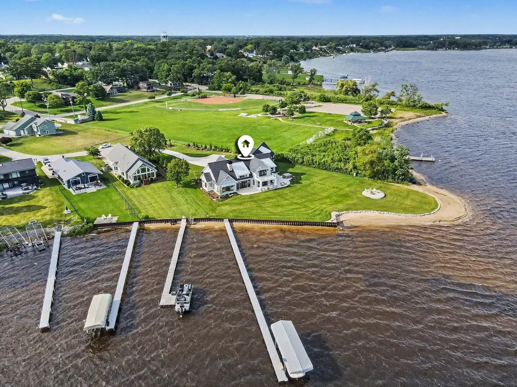 1019 Moorings Court North Muskegon City MI 49445