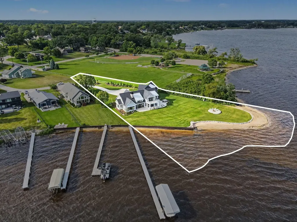1019 Moorings Court North Muskegon City MI 49445