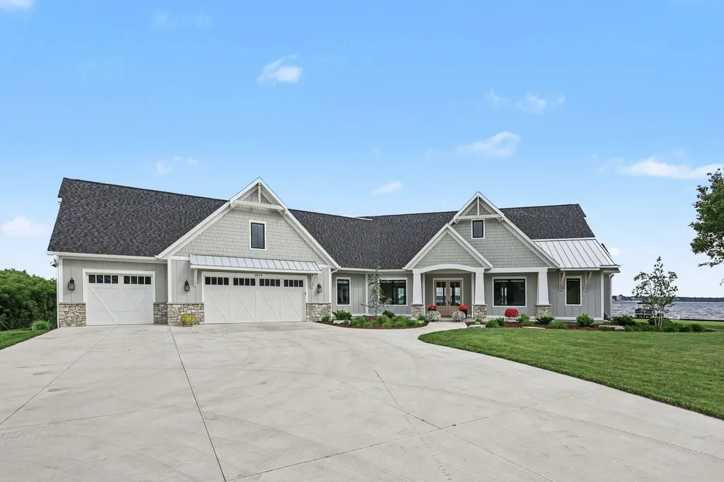 1019 Moorings Court North Muskegon City MI 49445