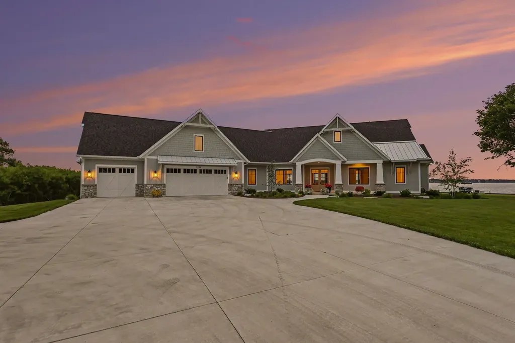 1019 Moorings Court North Muskegon City MI 49445